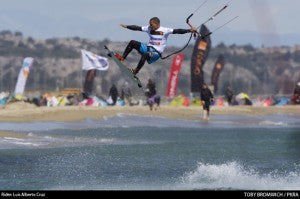 Kiteloop handle pass una mano with Luis