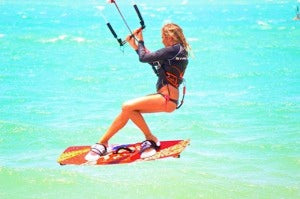 STARKITES sponsors KiteBoarding4Girls Camp in Italy
